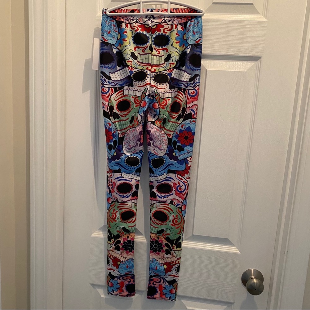 Lotus Legging Women’s Small Skulls Colorful